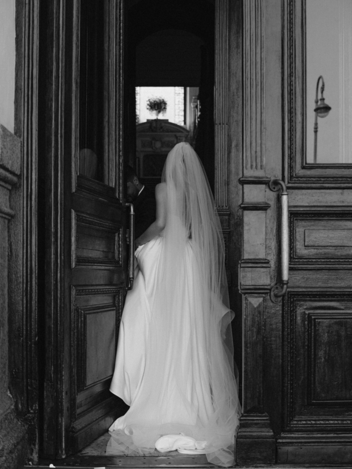 Трогательная церемония в ЗАГСе, караоке под аккомпанемент рояля и танцевальная битва в завершение вечера - свадьба пары из Санкт Петербурга