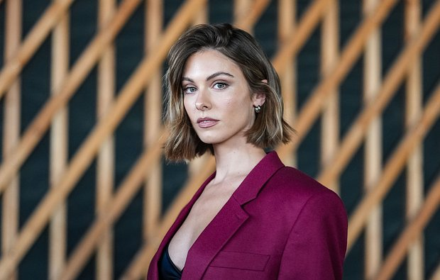 Прически на Новый год — 2026: 15+ идей для коротких, средних и длинных волос