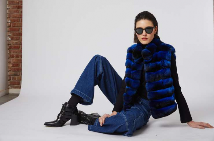 Меховые жилетки опять в тренде: какие выбрать и как носить осенью и зимой
