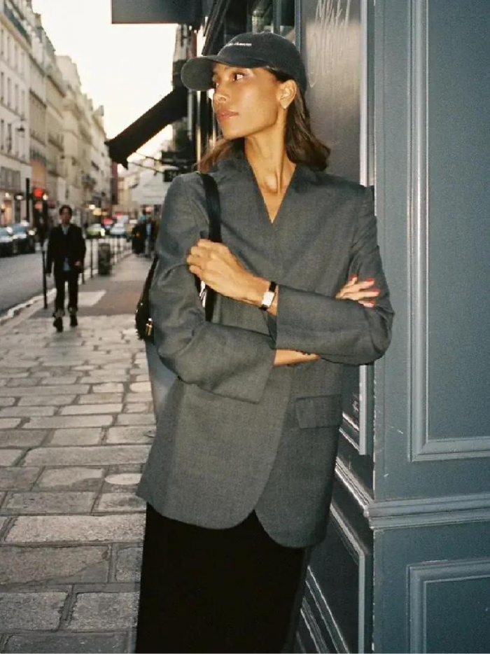 Шапки, береты и кепки: самые модные головные уборы зимы 2025/26