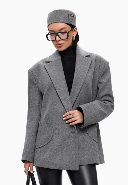 Шапки, береты и кепки: самые модные головные уборы зимы 2025/26