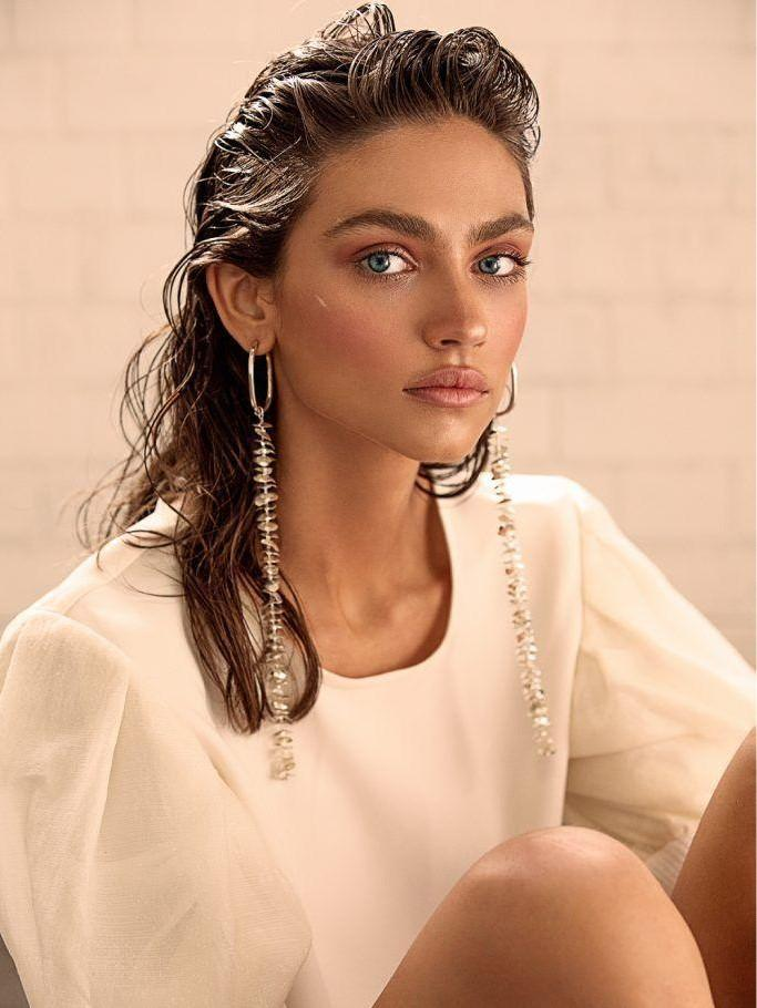 Макияж на Новый год 2026: как выглядеть роскошно в год Лошади