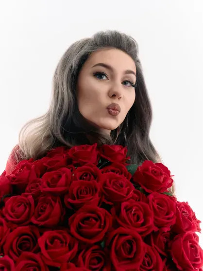 "Я устала от внутреннего конфликта". 18-летняя дочь-"бунтарка" Натальи Ионовой кардинально сменила имидж