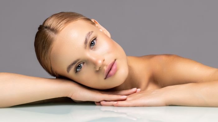 Красота без фильтров: как вернуть коже естественную живость в эпоху идеальных лиц