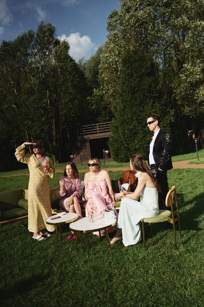 Церемония у воды, клятвы в формате импровизации и зажигательный диджей-сет - свадьба пары из Москвы в яхт-клубе Sky River