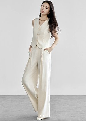 В чем пойти на новогодний корпоратив 2025–2026: идеи модных образов и советы стилиста