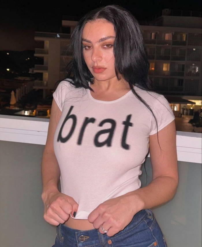 Что значит «brat» и при чем тут британская певица Charli XCX