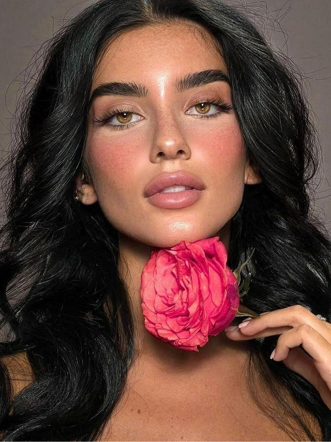 Макияж на Новый год 2026: как выглядеть роскошно в год Лошади