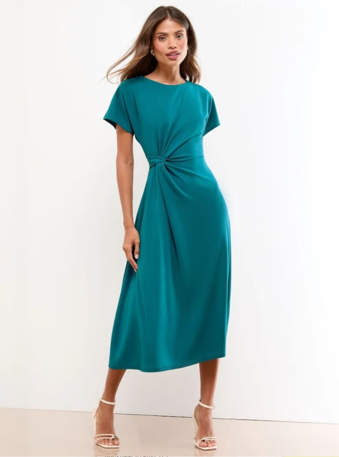 Какие платья всегда смотрятся дорого, несмотря на тренды