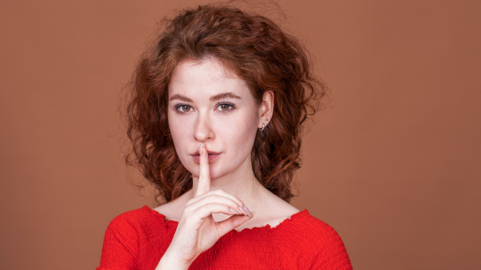 Пять ошибок, из-за которых прическа теряет объем через 10 минут