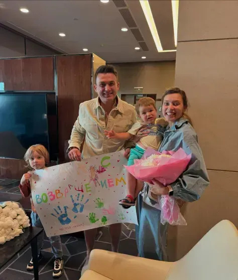 "Страшно, что в норму всё придёт не скоро". Регина Тодоренко показала фигуру спустя месяц после родов