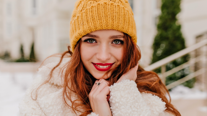 Шесть лайфхаков, как сохранить объем прически под шапкой