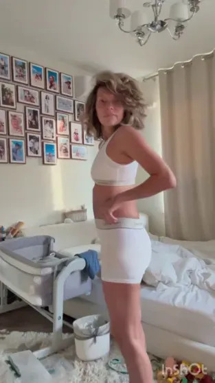 "Страшно, что в норму всё придёт не скоро". Регина Тодоренко показала фигуру спустя месяц после родов