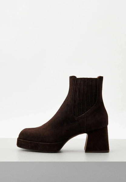 Теплая обувь: выбираем стильную пару на холодный сезон у российских брендов