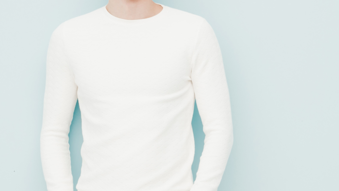 С чем сочетать базовый лонгслив: классика на все случаи