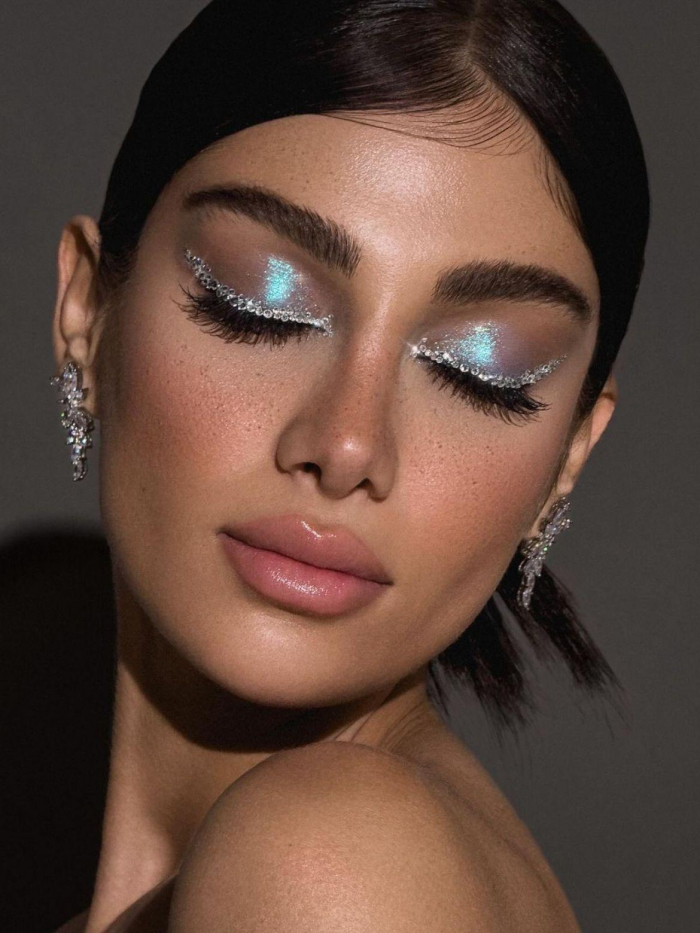 Макияж на Новый год 2026: как выглядеть роскошно в год Лошади