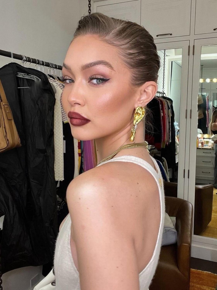 Макияж на Новый год 2026: как выглядеть роскошно в год Лошади