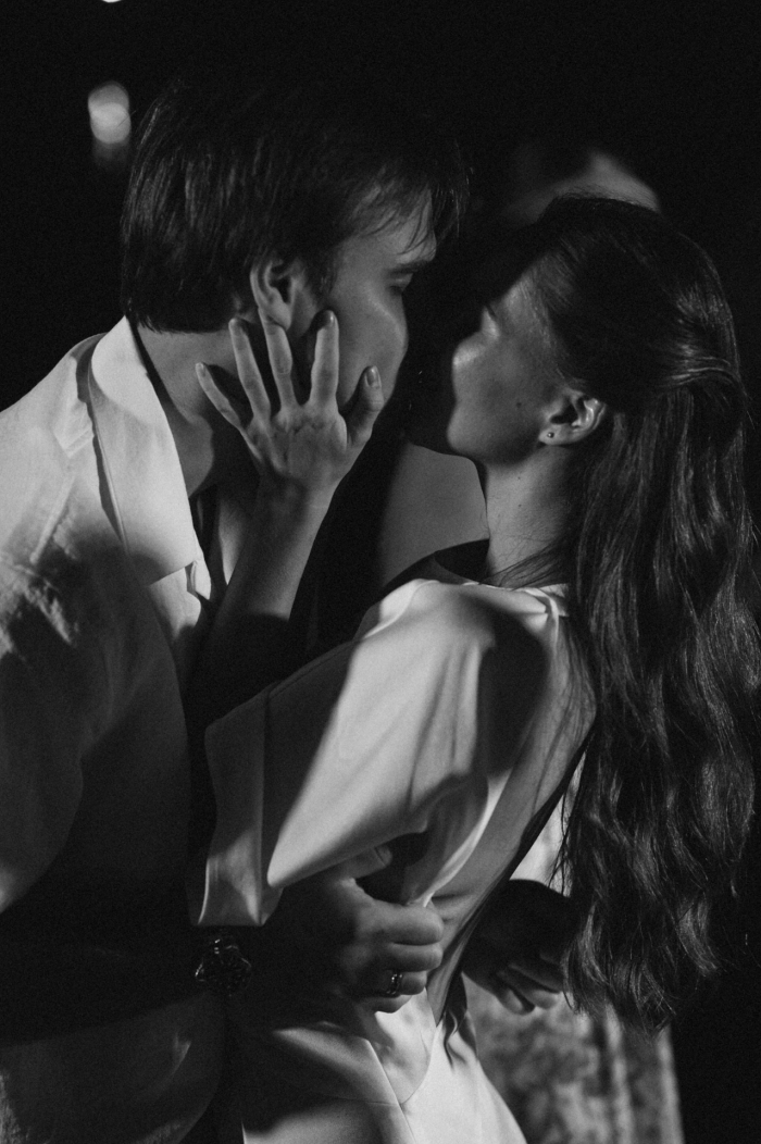 Церемония у воды, клятвы в формате импровизации и зажигательный диджей-сет - свадьба пары из Москвы в яхт-клубе Sky River