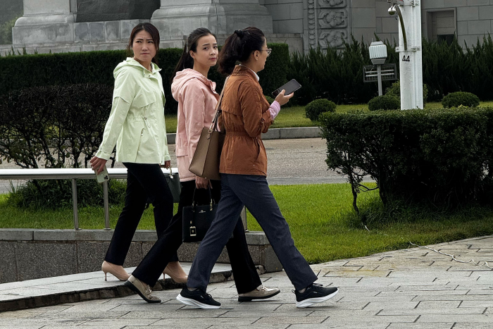 Как одеваются в Северной Корее — репортаж «Сноба»