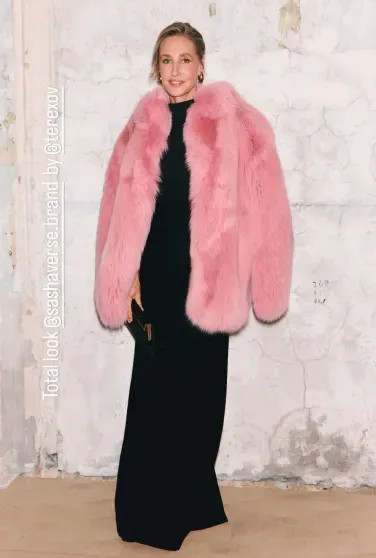 Пробка из "Роллс-Ройсов", Ксения Собчак и Светлана Бондарчук среди гостей и топ-модели на подиуме: вся светская Москва на показе Александра Терехова