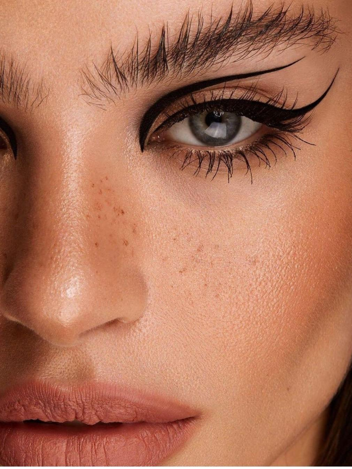 Макияж на Новый год 2026: как выглядеть роскошно в год Лошади