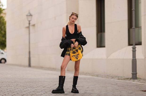 Что такое стиль Y2K? Как правильно носить одежду из 2000-х, главные тренды