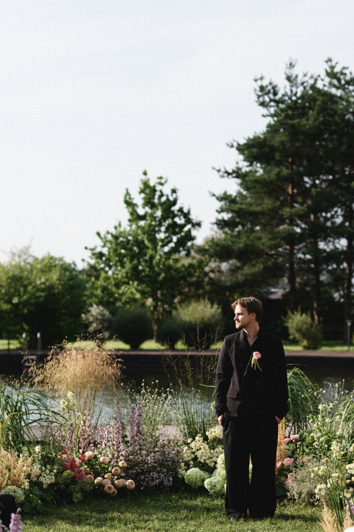 Церемония у воды, клятвы в формате импровизации и зажигательный диджей-сет - свадьба пары из Москвы в яхт-клубе Sky River