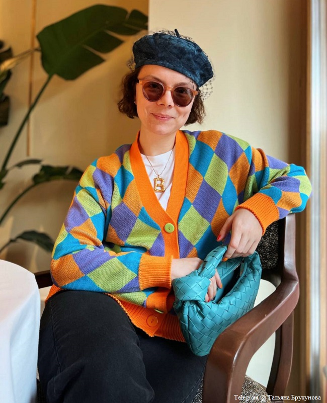 Татьяна Брухунова ответила на обвинения в том, что она носит бабушкины наряды (видео)