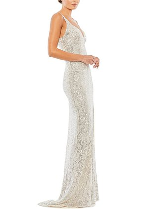 В чем пойти на новогодний корпоратив 2025–2026: идеи модных образов и советы стилиста