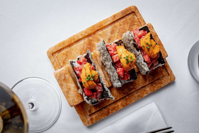 Wagyu, сибас и вдохновение: Сергей Балашов переосмысляет классику в LEO