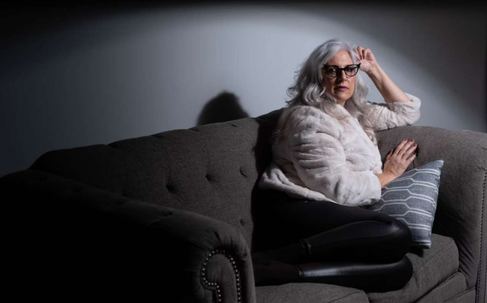 Не потерять бы в серебре: 5 секретов парикмахера по уходу за сединой