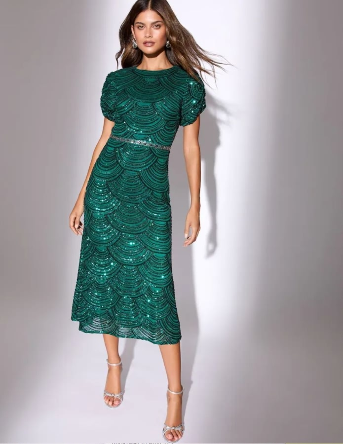 Какие платья всегда смотрятся дорого, несмотря на тренды