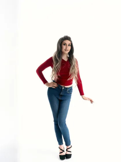 "Я устала от внутреннего конфликта". 18-летняя дочь-"бунтарка" Натальи Ионовой кардинально сменила имидж