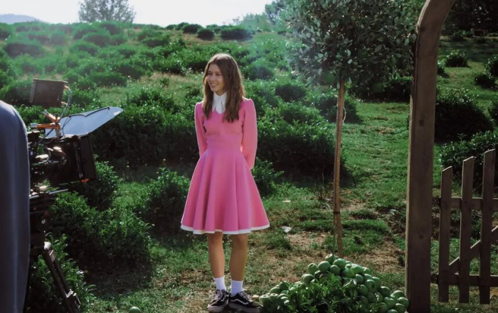 Модный символизм в кино: визуальная магия костюмов "Алисы в Стране чудес"