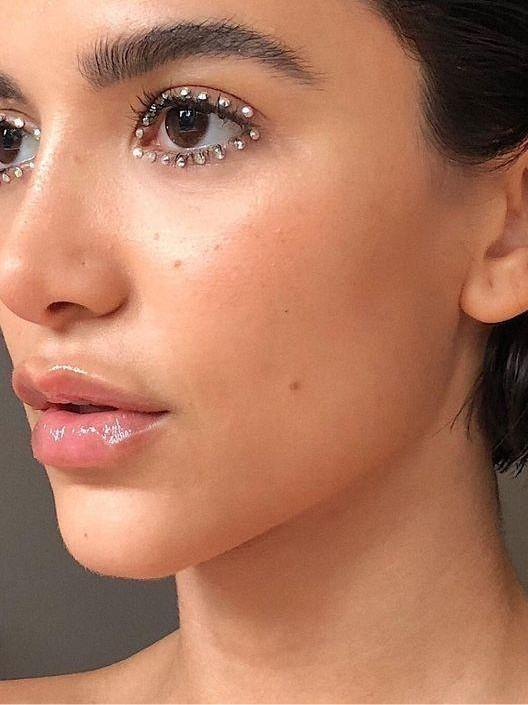 Макияж на Новый год 2026: как выглядеть роскошно в год Лошади