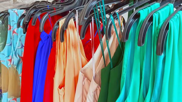 Правила просты: эксперт рассказал, как сэкономить на летнем гардеробе