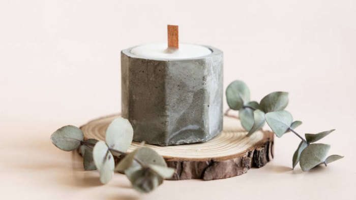 С запахом хинкали и погашенной ипотеки: самые необычные аромасвечи для дома