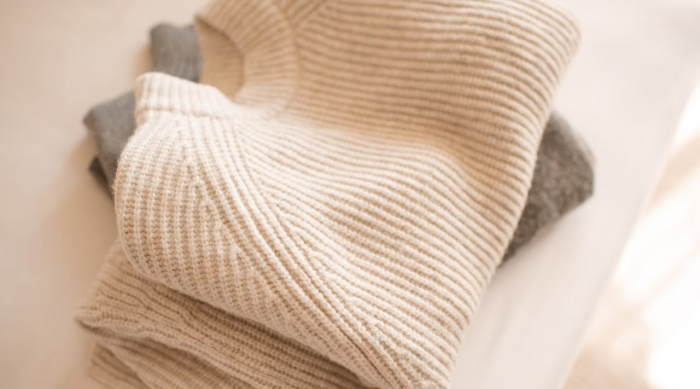 Как ухаживать за шерстяным свитером, и почему его лучше не стирать