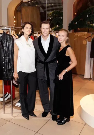 Ксения Соловьёва, Иван Хохлов и сёстры Голомаздины на презентации коллекции 12 Storeez в ГУМе