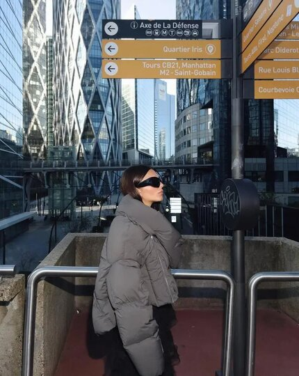 Короткий пуховик – главный герой зимы: тренды, силуэты и стильные сочетания сезона