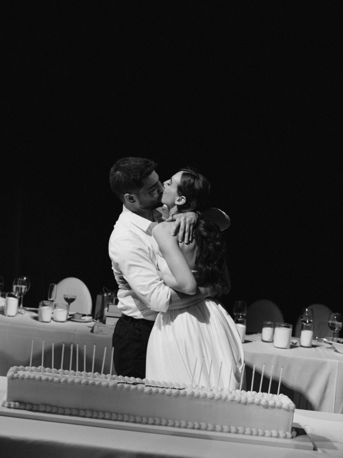 Трогательная церемония в ЗАГСе, караоке под аккомпанемент рояля и танцевальная битва в завершение вечера - свадьба пары из Санкт Петербурга