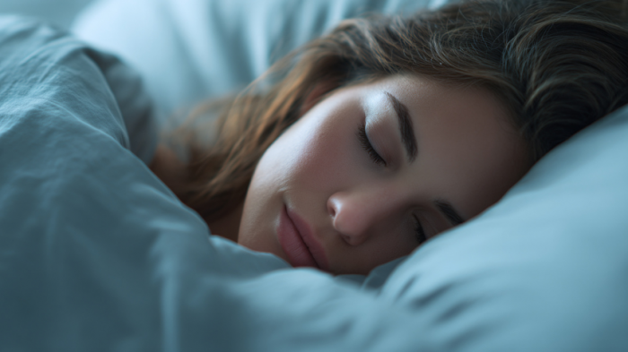 Меньше одежды — больше пользы: почему стоит отказаться от пижамы во время сна