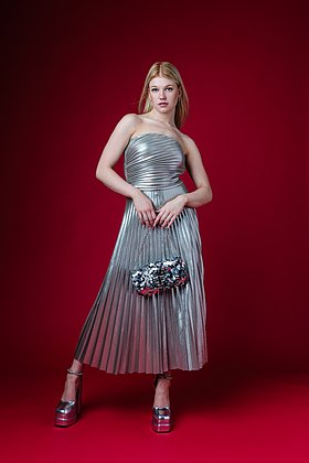 Топ-10+ платьев на Новый год — 2026: модные тренды и советы стилистов