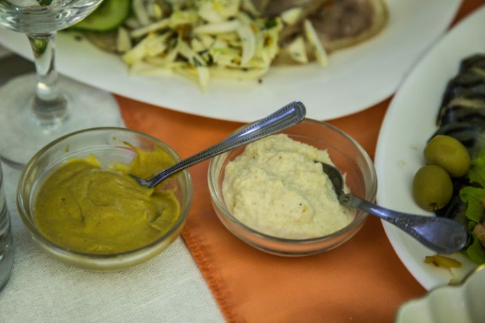 Диетологи давно предупреждают: привычный майонез — главный враг стройности