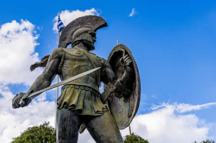 Зачем спартанцу на шлеме был нужен яркий гребень