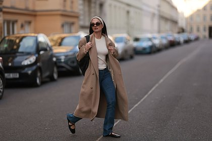 Стилисты назвали самые модные джинсы на осень