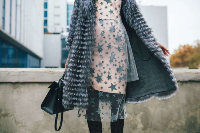 Как носить платья в ноябре?