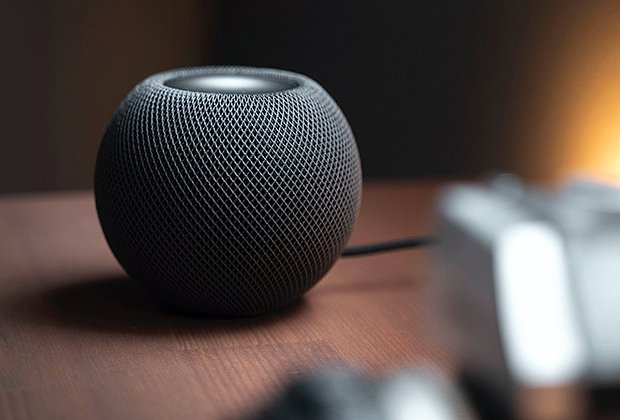 Что подарить парню на Новый год — 2026: 40+ идей