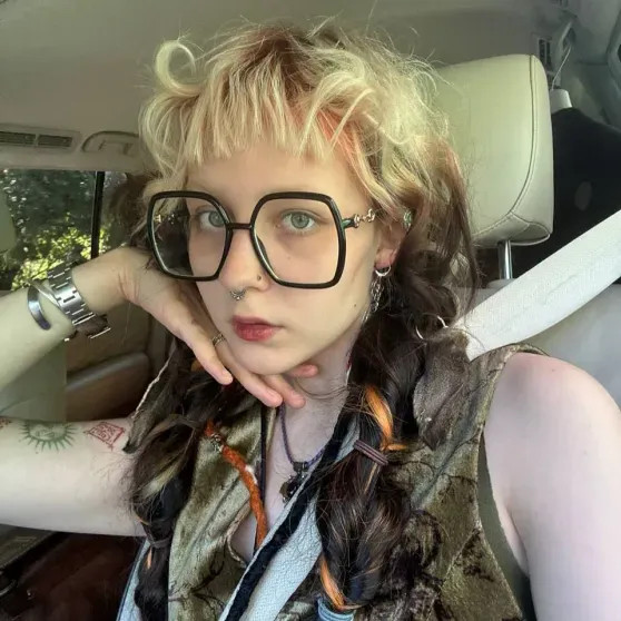 "Я устала от внутреннего конфликта". 18-летняя дочь-"бунтарка" Натальи Ионовой кардинально сменила имидж