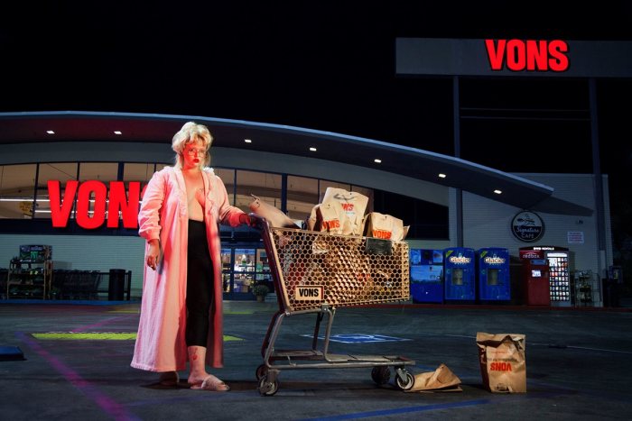 «100 голых женщин» и «Руководство по индульгенции». Фотограф Надя Ли Коэн